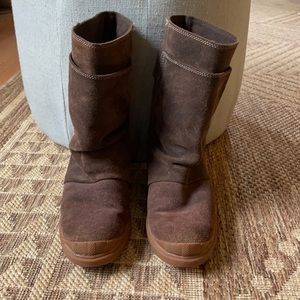 SOREL Torento Mid Shaft snow boot. Suede leather